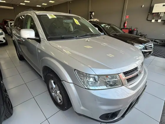 FIAT FREEMONT 2.4 EMOTION 16V GASOLINA 4P AUTOMÁTICO