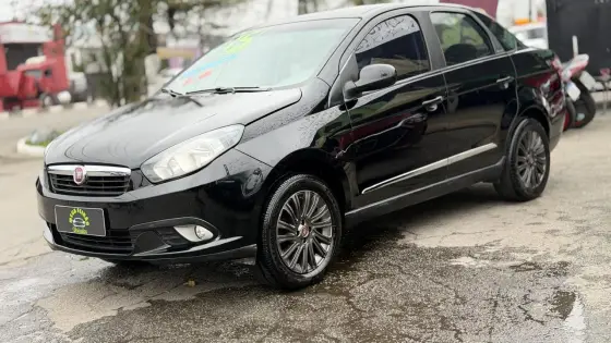 FIAT GRAND SIENA 1.6 MPI ESSENCE 16V FLEX 4P MANUAL FIAT GRAND SIENA 1.6 MPI ESSENCE 16V FLEX 4P MANUAL