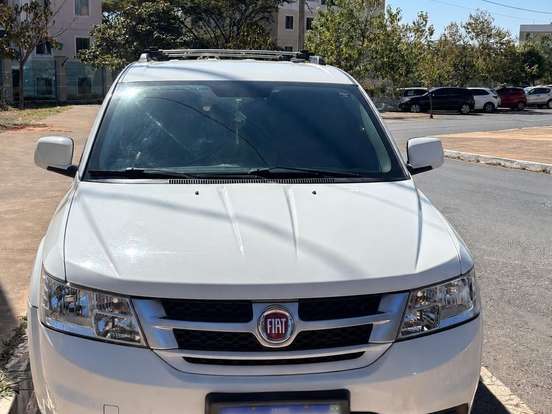 FIAT-FREEMONT-2.4 PRECISION 16V GASOLINA 4P AUTOMÁTICO FIAT-FREEMONT-2015