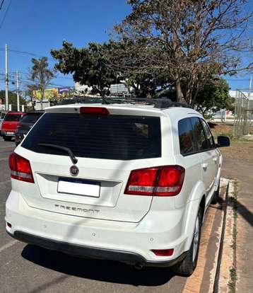 FIAT-FREEMONT-2.4 PRECISION 16V GASOLINA 4P AUTOMÁTICO FIAT-FREEMONT-2015