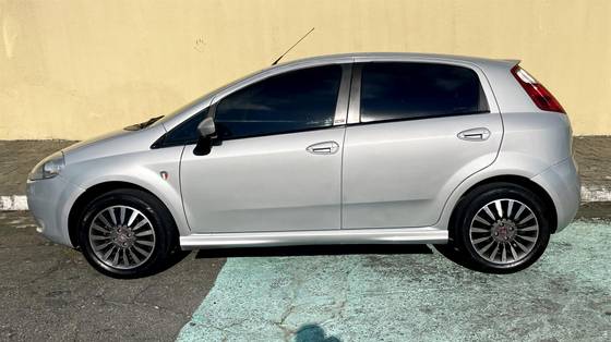 FIAT PUNTO 1.8 SPORTING 8V FLEX 4P MANUAL