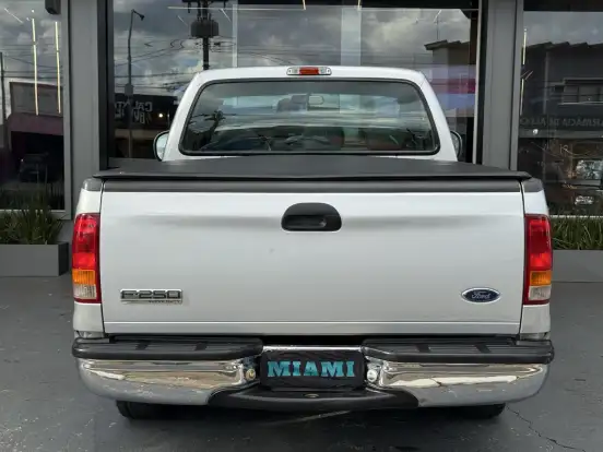 FORD-F-250-3.9 XLT 4X2 CS DIESEL 2P MANUAL FORD-F-250-2011