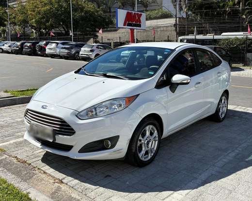 FORD-FIESTA-2014