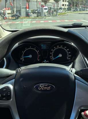 FORD-FIESTA-2014