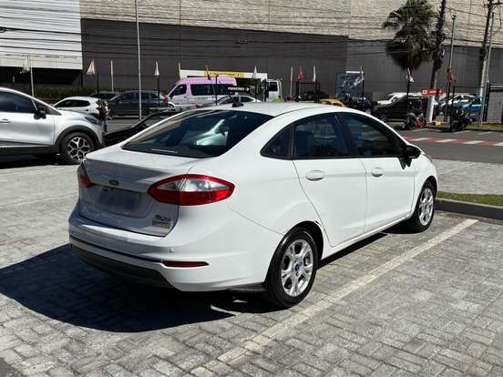 FORD-FIESTA-1.6 SE SEDAN 16V FLEX 4P POWERSHIFT FORD-FIESTA-2014