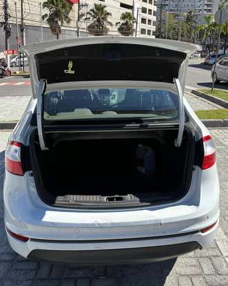 FORD-FIESTA-2014