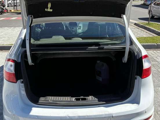 FORD-FIESTA-1.6 SE SEDAN 16V FLEX 4P POWERSHIFT FORD-FIESTA-2014