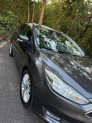 FORD-FOCUS-2017