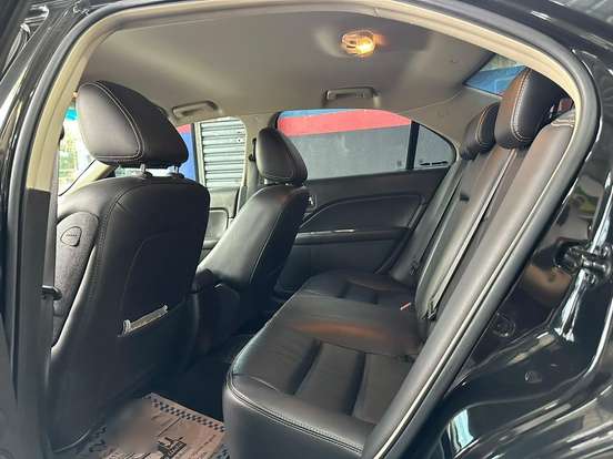 FORD-FUSION-2010