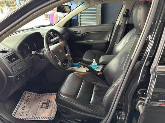 FORD-FUSION-2010