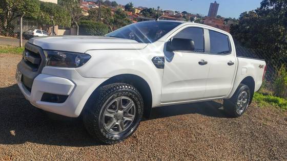 FORD RANGER 2.2 XLS 4X4 CD 16V DIESEL 4P AUTOMÁTICO