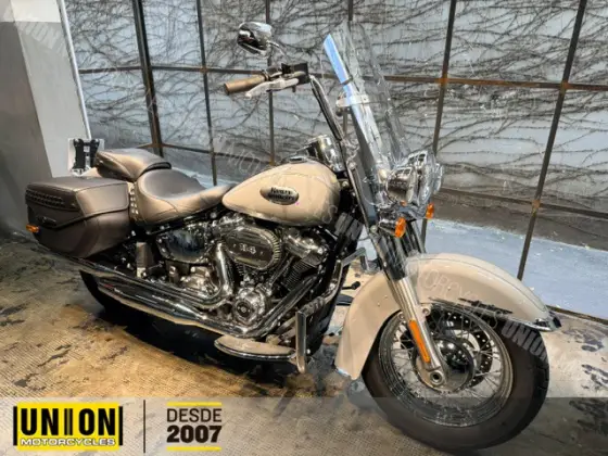 HARLEY-DAVIDSON SOFTAIL HERITAGE CLASSIC 114 HARLEY-DAVIDSON SOFTAIL HERITAGE CLASSIC 114