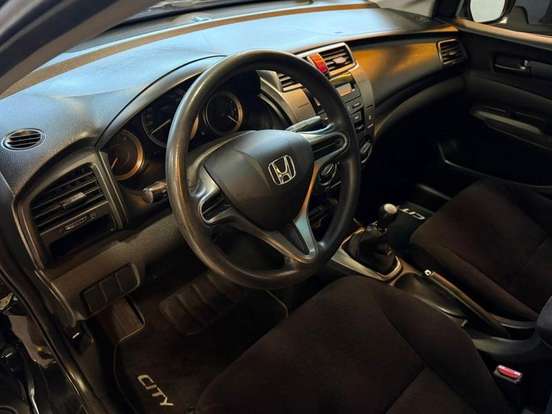 HONDA-CITY-1.5 LX 16V FLEX 4P MANUAL HONDA-CITY-2012