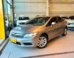 HONDA CIVIC 1.8 LXS 16V FLEX 4P AUTOMÁTICO HONDA CIVIC 1.8 LXS 16V FLEX 4P AUTOMÁTICO