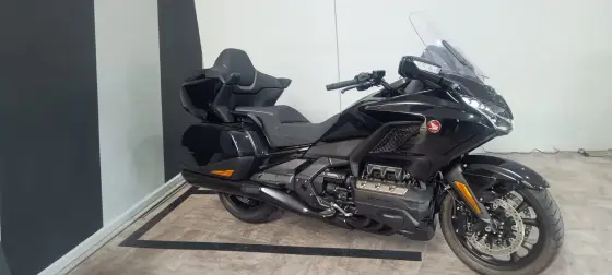 HONDA GL 1800 GOLD WING TOUR 