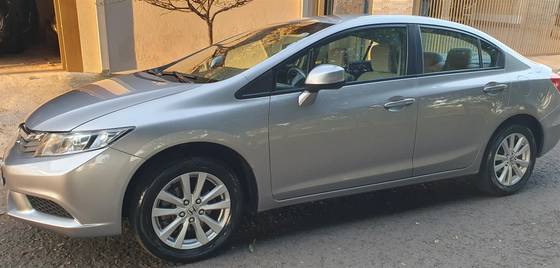 HONDA CIVIC 1.8 LXS 16V FLEX 4P AUTOMÁTICO