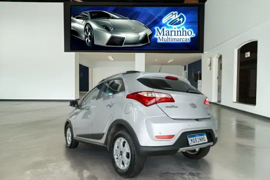HYUNDAI-HB20X-1.6 16V PREMIUM FLEX 4P AUTOMÁTICO HYUNDAI-HB20X-2015