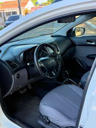 HYUNDAI-HB20X-2013
