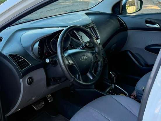 HYUNDAI-HB20X-1.6 16V STYLE FLEX 4P AUTOMÁTICO HYUNDAI-HB20X-2013