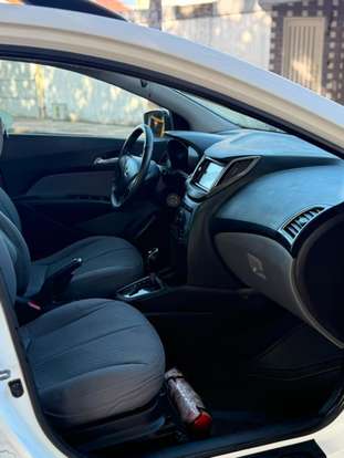 HYUNDAI-HB20X-2013
