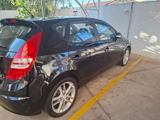 HYUNDAI-I30-2.0 MPFI GLS 16V GASOLINA 4P AUTOMÁTICO HYUNDAI-I30-2011