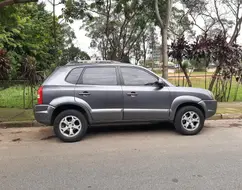 HYUNDAI TUCSON 2.0 MPFI GLS 16V 143CV 2WD FLEX 4P AUTOMÁTICO HYUNDAI TUCSON 2.0 MPFI GLS 16V 143CV 2WD FLEX 4P AUTOMÁTICO