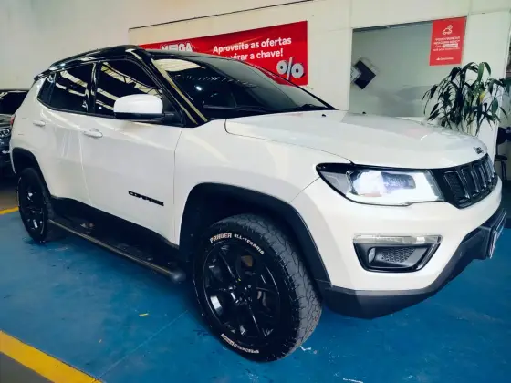 JEEP COMPASS 2.0 16V DIESEL NIGHT EAGLE 4X4 AUTOMÁTICO JEEP COMPASS 2.0 16V DIESEL NIGHT EAGLE 4X4 AUTOMÁTICO