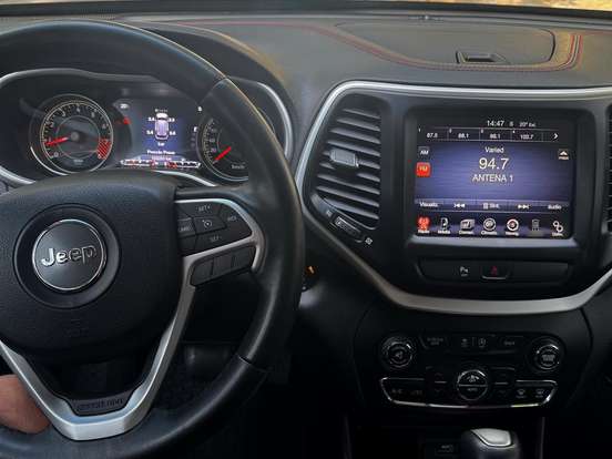 JEEP-CHEROKEE-3.2 TRAILHAWK 4X4 V6 24V GASOLINA 4P AUTOMÁTICO JEEP-CHEROKEE-2015