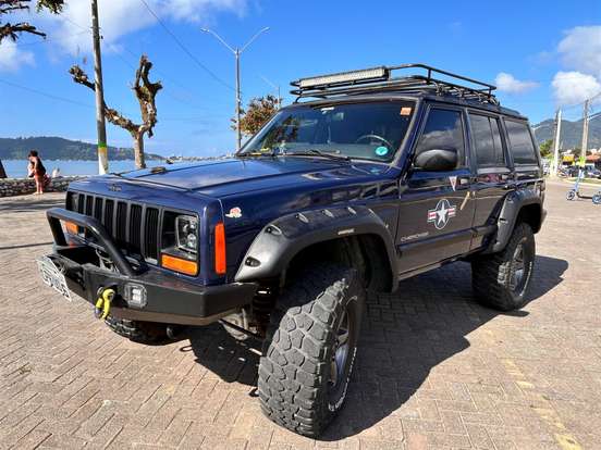 JEEP-CHEROKEE-4.0 SPORT 4X4 6I 12V GASOLINA 4P AUTOMÁTICO JEEP-CHEROKEE-1998