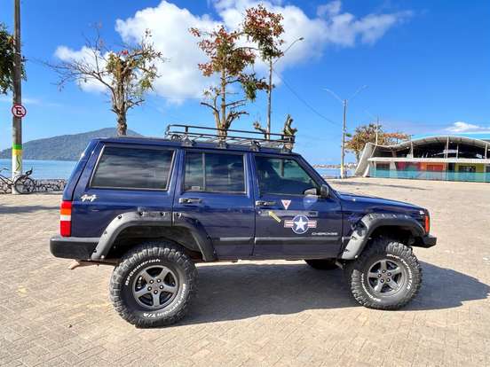 JEEP-CHEROKEE-4.0 SPORT 4X4 6I 12V GASOLINA 4P AUTOMÁTICO JEEP-CHEROKEE-1998