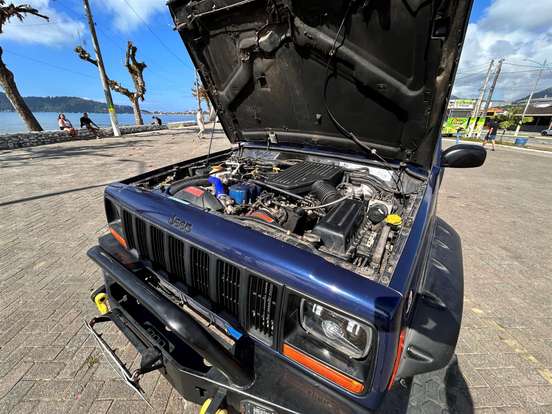 JEEP-CHEROKEE-4.0 SPORT 4X4 6I 12V GASOLINA 4P AUTOMÁTICO JEEP-CHEROKEE-1998