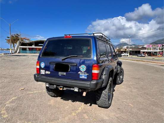 JEEP-CHEROKEE-4.0 SPORT 4X4 6I 12V GASOLINA 4P AUTOMÁTICO JEEP-CHEROKEE-1998