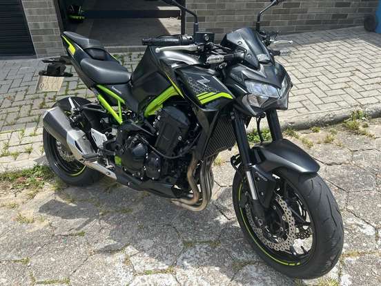 KAWASAKI-Z900-2021