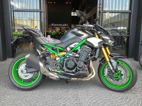 KAWASAKI Z900 R EDITION 