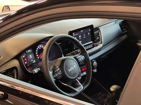 KIA-STONIC-2021