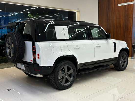 LAND ROVER-DEFENDER-2026