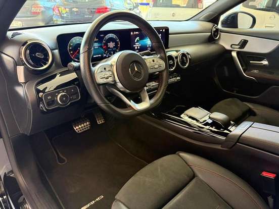MERCEDES-BENZ-A 35 AMG-2019