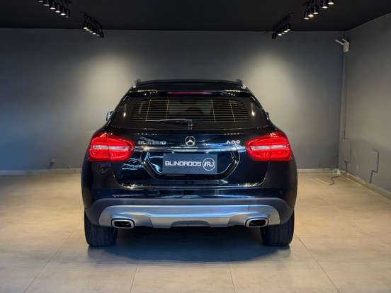 MERCEDES-BENZ-GLA 200-2017
