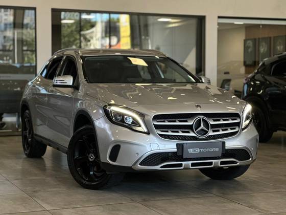 MERCEDES-BENZ GLA 200 1.6 CGI FLEX ADVANCE 7G-DCT