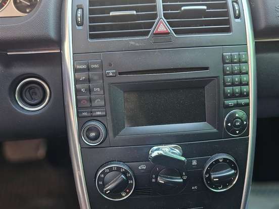 MERCEDES-BENZ-B 180-1.7 8V GASOLINA 4P AUTOMÁTICO MERCEDES-BENZ-B 180-2010