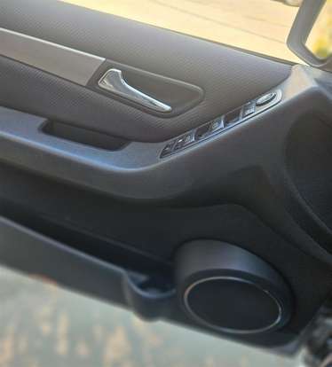 MERCEDES-BENZ-B 180-2010
