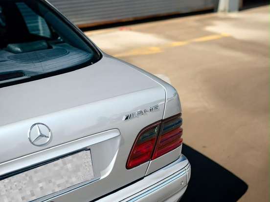 MERCEDES-BENZ-E 55 AMG-5.5 SEDAN GASOLINA 4P AUTOMÁTICO MERCEDES-BENZ-E 55 AMG-1999
