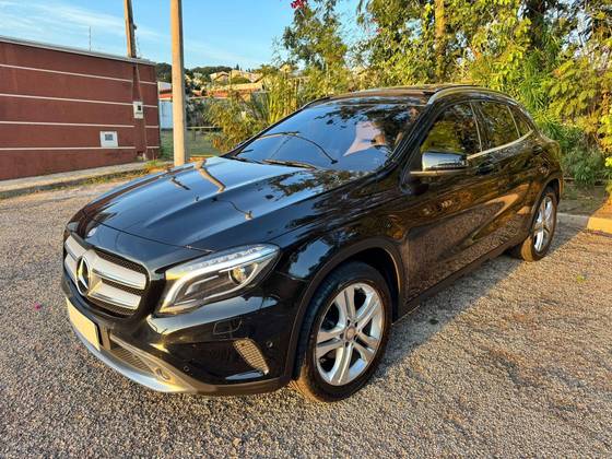 MERCEDES-BENZ GLA 200 1.6 CGI ENDURO 16V TURBO FLEX 4P AUTOMÁTICO