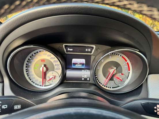 MERCEDES-BENZ-GLA 200-2015