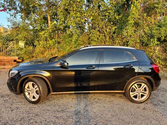 MERCEDES-BENZ-GLA 200-2015