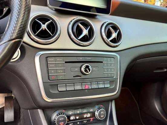 MERCEDES-BENZ-GLA 200-1.6 CGI ENDURO 16V TURBO FLEX 4P AUTOMÁTICO MERCEDES-BENZ-GLA 200-2015
