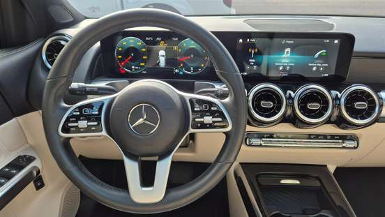 MERCEDES-BENZ-GLB 200-2020