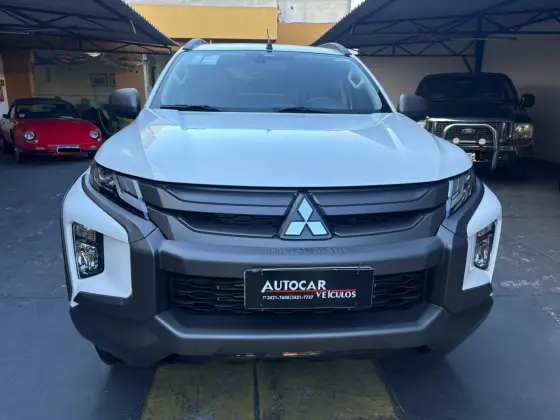 MITSUBISHI L200 TRITON 2.4 16V TURBO DIESEL SPORT OUTDOOR GLS CD 4P 4X4 AUTOMÁTICO MITSUBISHI L200 TRITON 2.4 16V TURBO DIESEL SPORT OUTDOOR GLS CD 4P 4X4 AUTOMÁTICO