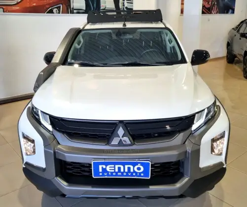 MITSUBISHI L200 TRITON 2.4 16V TURBO DIESEL SPORT SAVANA CD 4P 4X4 AUTOMÁTICO MITSUBISHI L200 TRITON 2.4 16V TURBO DIESEL SPORT SAVANA CD 4P 4X4 AUTOMÁTICO