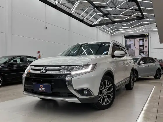 MITSUBISHI OUTLANDER 2.2 4X4 16V DIESEL 4P AUTOMÁTICO MITSUBISHI OUTLANDER 2.2 4X4 16V DIESEL 4P AUTOMÁTICO